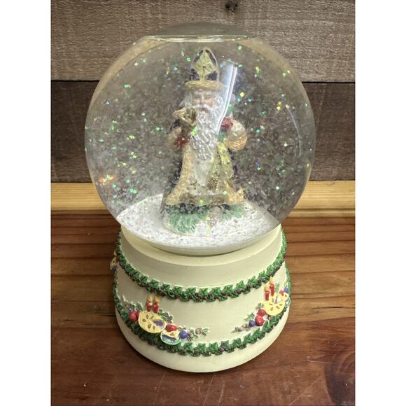 The International Santa Claus Collection St. Nicholas Greece Snowglobe In Box - Picture 3 of 8